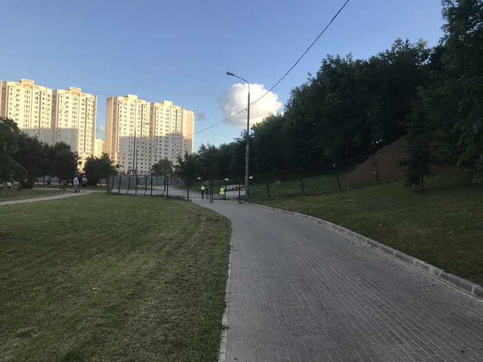 Народ против строительства высотки на месте сквера