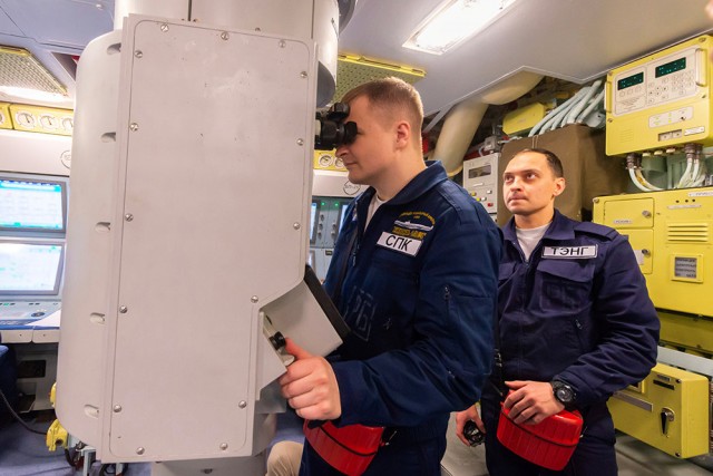 Командир "Князя Олега" представил ракетный подводный крейсер изнутри