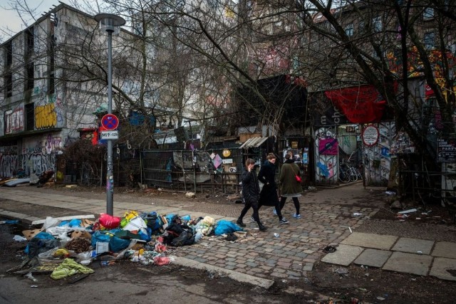 Блогер иностранец снял на видео как гулял по Москве в течение 40 минут, чем вызвал неистовый восторг у всего западного общества