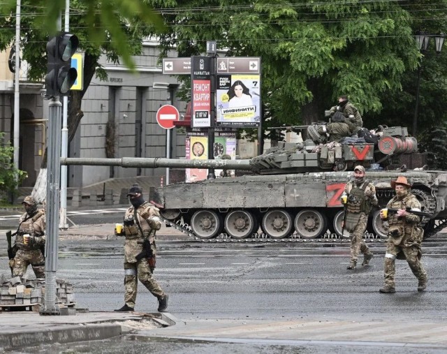 У "вагнеров" в Ростове кофе-брейк.