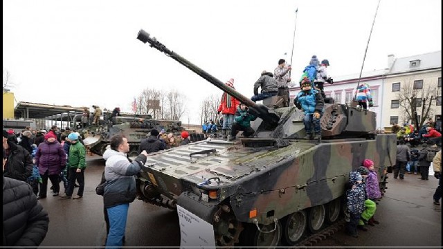 Троллинг на военном параде в Нарве