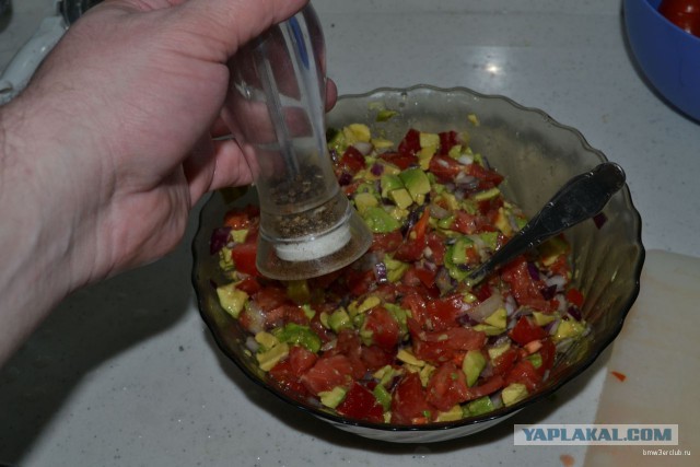 Гуакамоле(мой рецепт) с говяжими медальонами!