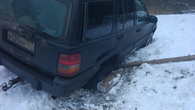 Старый Grand Cherokee, на тестовой трассе "Jeep Territory"