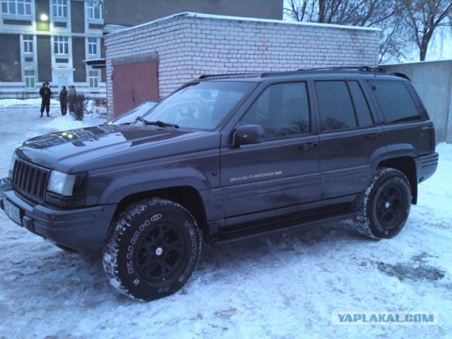 Старый Grand Cherokee, на тестовой трассе "Jeep Territory"