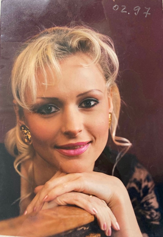 Девчата из 90-х и 00-х