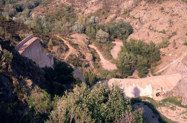 Плотина Вайонт в Италии: почему пришлось спустить водохранилище и бросить новую дамбу.