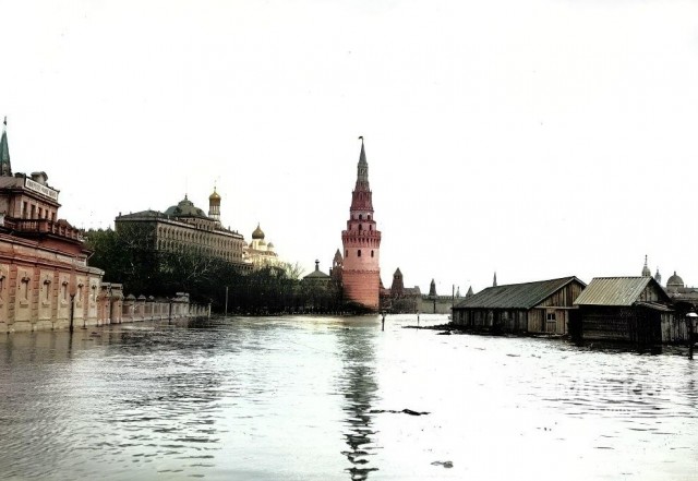 Наводнение в москве 1908 года. Потоп в москве 1908. Потоп в москве 1908. Наводнение в москве 1908 года фото. Софийская набережная наводнение 1908 года.