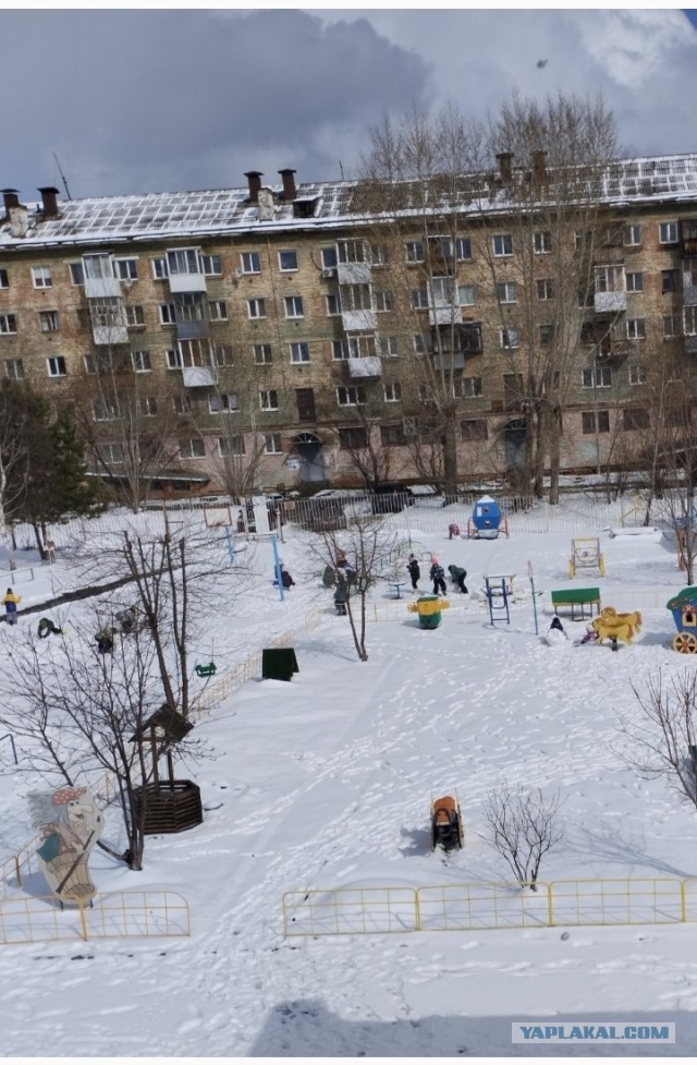 Не дать растаять Снегурчке. Нужна помощь всесильного Япа.