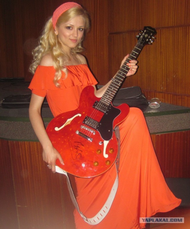 Нужна помощь, свидетели, сбили девушку.