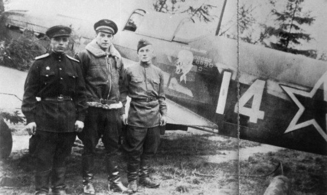 Рисунки (эмблемы) на самолетах советских асов ВОВ!