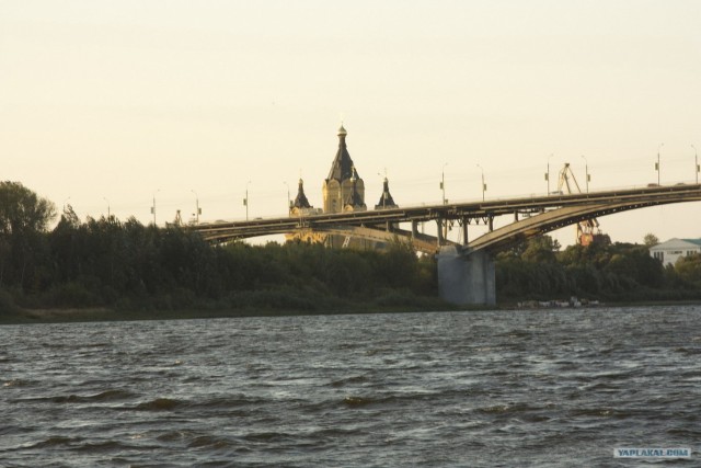 На катере в пос.Макарьево или Топограв, бе-бе-бе)