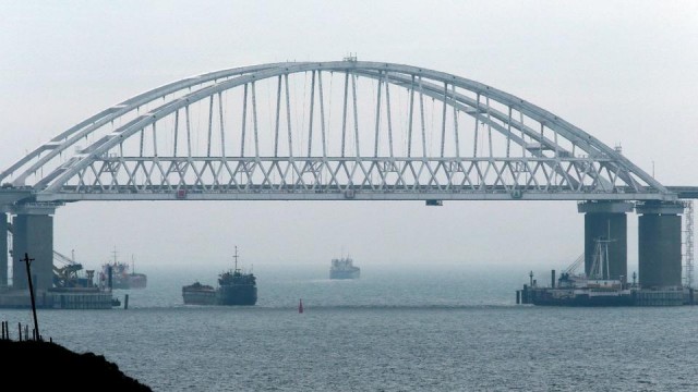 Генерал НАТО Бридлав призвал ударить по Крымскому мосту ракетами Harpoon