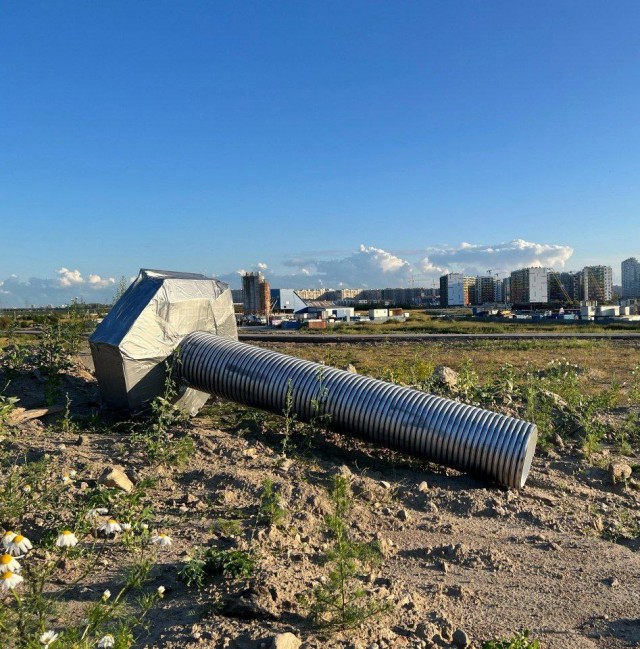 В петербургских Шушарах на месте обещанного 10 лет назад парка жители положили символический болт