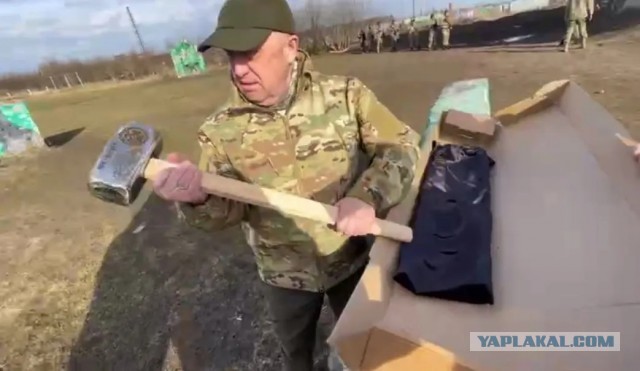 Основная версия авиакатастрофы самолёта Евгения Пригожина — взрыв бомбы в сервисном отсеке в районе санузла