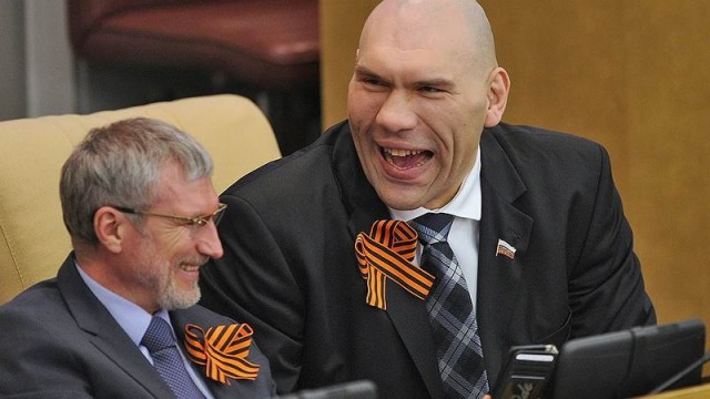 Россиянам пора готовиться к войне с Западом.
