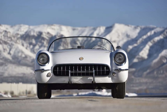 72 года Chevrolet Corvette. Немного красивых фото.