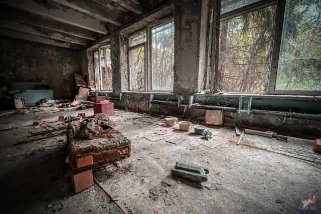 Детство, украденное мирным атомом. Заброшенный с 1986 года детский сад в Припяти