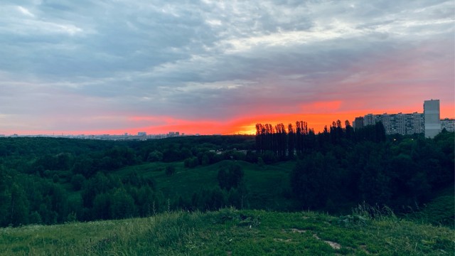 Шляюсь по Москве (городские джунгли, плоские дома и машинки)