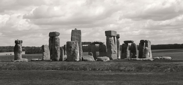 Одни уверены, что Египетские пирамиды построили инопланетяне, другие отрицают. Кто прав?