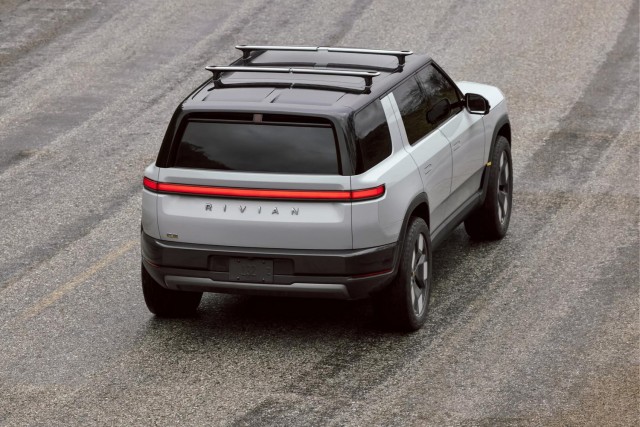 Rivian представила электрический кроссовер R2 за $45 тысяч