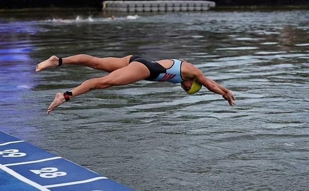 Бельгийская триатлонистка Клэр Мишель была госпитализирована с кишечной палочкой после заплыва в Сене