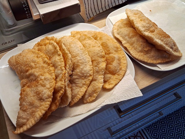 Чебуреки от Пчёлы
