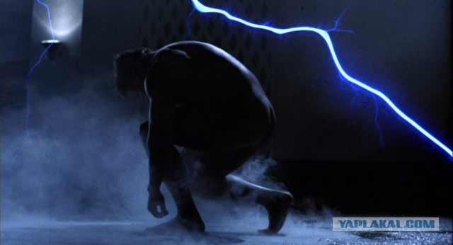 Голая девушка прогулялась по МКАД