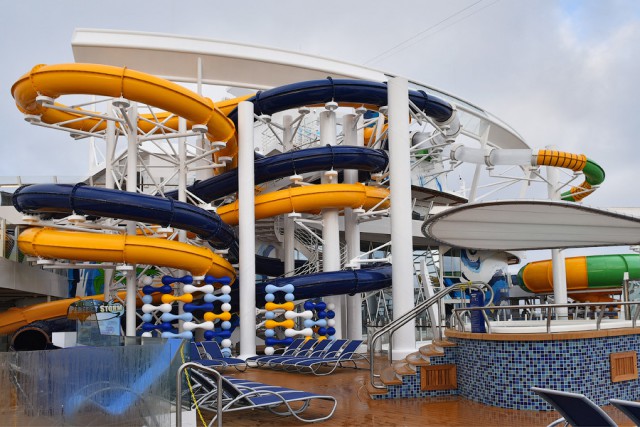 О новом городе развлечений на воде: инаугурационный круиз на гиганте Harmony of the Seas