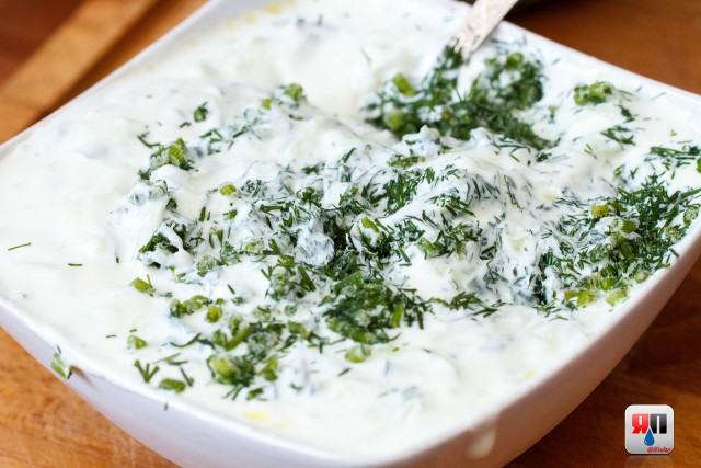 Летняя кухня. Чевапчичи с рисом по-балкански и цацики.