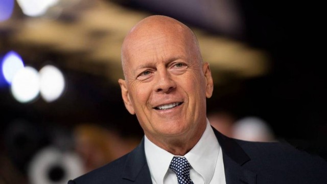 Перестал разговаривать: Близкий друг Брюса Уиллиса поделился печальными новостями о состоянии актёра