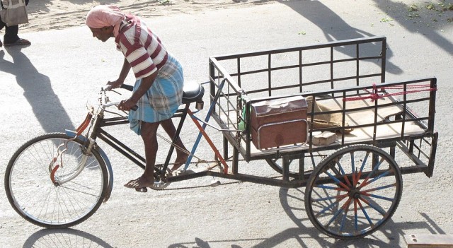 В Крыму ограничили продажу бензина до 20 литров в руки