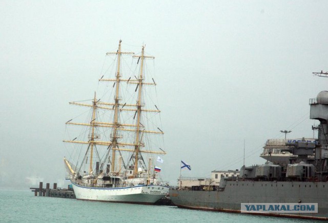 Весь украинский военно-морской флот замерз в Одесском заливе