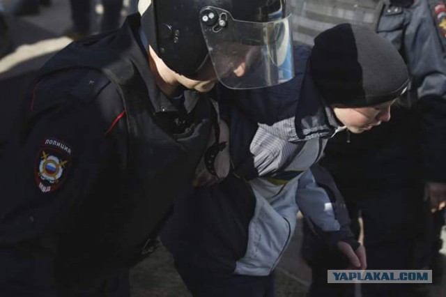 Мирный протест говорите?